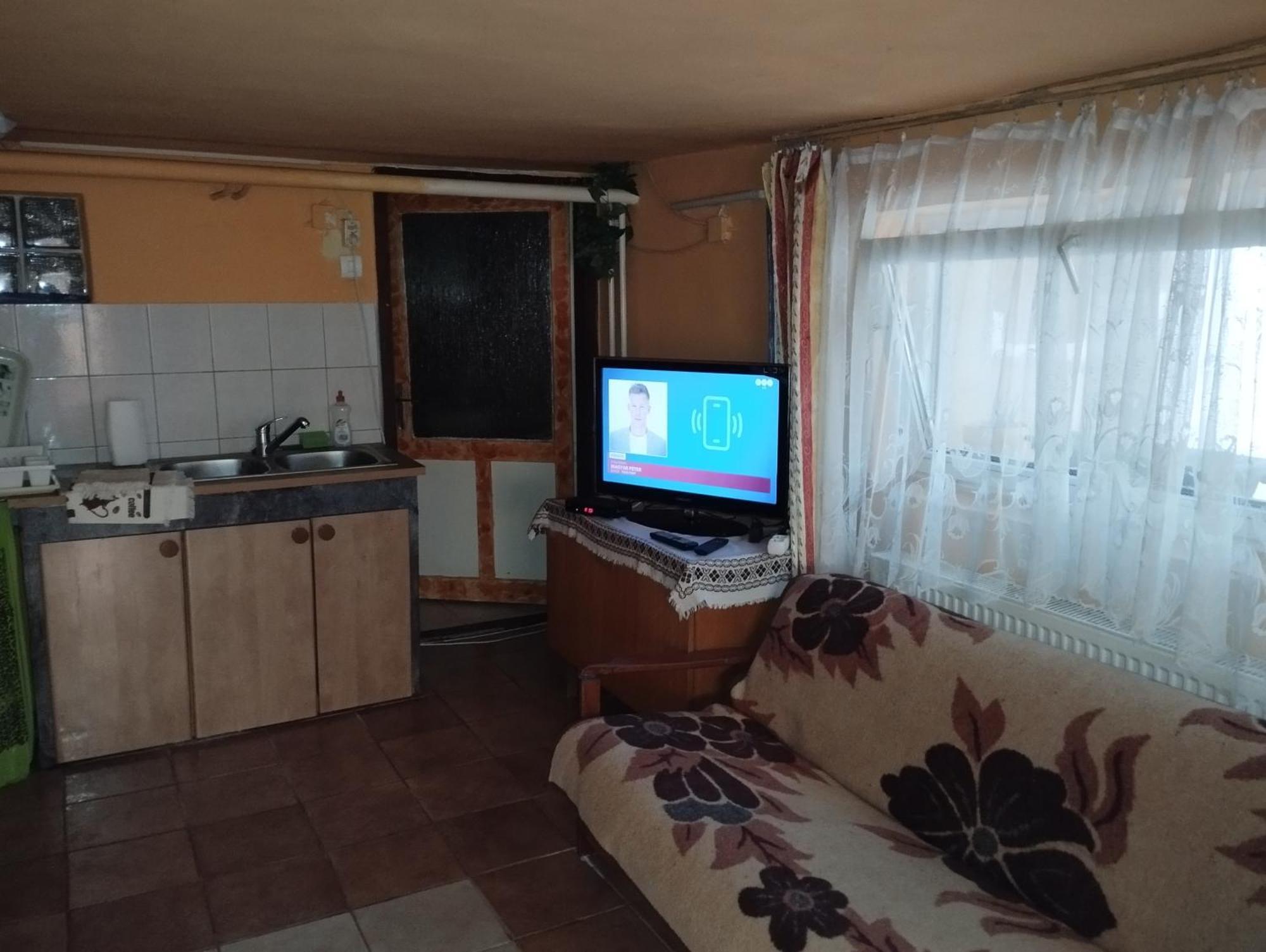 Toth Apartman Telkibánya Exteriör bild